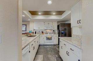 Great Balboa Penninsula Home II - 3