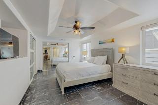 Great Balboa Penninsula Home II - 1