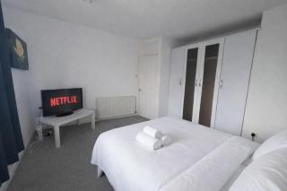 Bright & Comfortable 2BR Apartment near Edinburgh Centre - 6