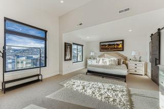 Luxurious 4-Bedroom RetreatClose to Deer Valley East Village 1936 home - 6