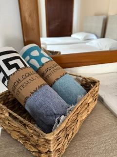 A&K Seafront Apartment 10m to Beach-Private Access,Tolo - 6