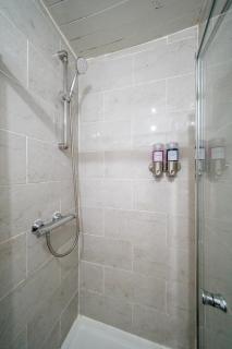 The Tartan Residence Sleep 6, City Centre! - 8