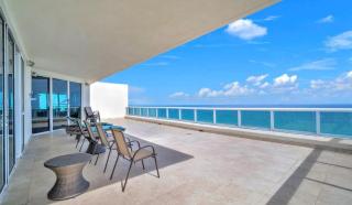 Exclusive Corner Penthouse - 1