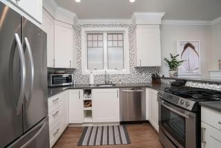 1225 W Balboa Blvd A & B - Coastal Luxury- Remodeled Duplex withRooftop Deck - 4