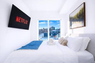 Executive Suite Downtown Skyline View UG Parking - 9