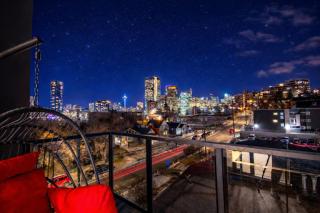 Executive Suite Downtown Skyline View UG Parking - 8