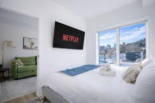 Executive Suite Downtown Skyline View UG Parking - 2