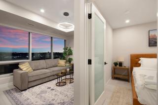 Brand New Suite King Bed 65 inch TV Gym Kensington - 7