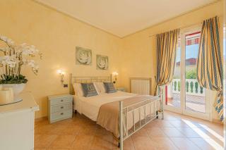 Mediterranean Villa with Pool and Sea View - 1