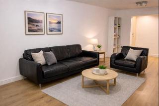 Spacious 4-Bed Home in Chislehurst near New Eltham Station - 1
