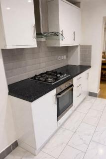 Spacious 4-Bed Home in Chislehurst near New Eltham Station - 4