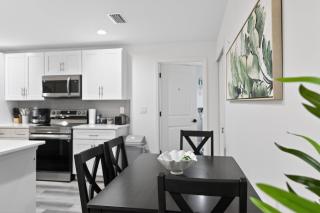 Charming Home in Port Charlotte - Sunshine Getaway 3BR - 2BA - 6
