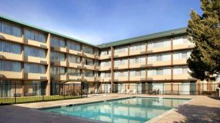 Plaza Hotel Denver Central - Denver - 9