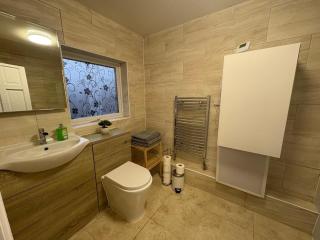 2 Bed Flat - Sleeps 3 - Parking - Wifi - 7