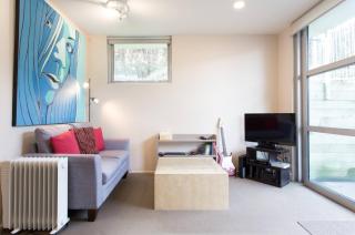 Fantastic central apartment a short walk to town! - 6