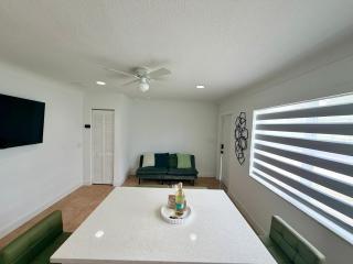 2 bed Lake House in Lantana 3 MI to Beach NO FEES - Atlantis - 6
