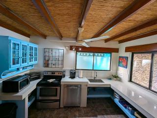 Lovely Tropical Ensuite Bedroom - Pool AC Hot H2O - 7