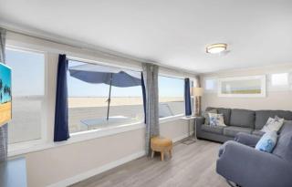 Rare Beachfront Escape- Cozy 1-Bdr On The Bike home - 7