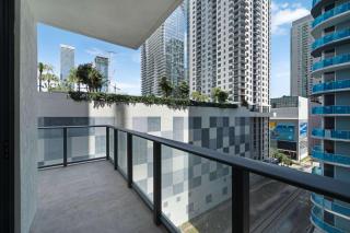 Downtown Collective - Pool Sauna and Rooftop Bar - 4
