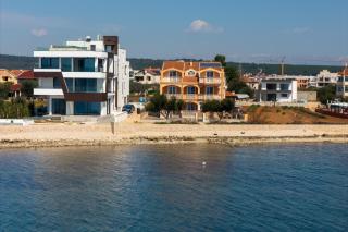 Calmasol Beachfront Apartments - 9