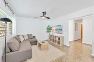 Bright 2BR Oasis in Calle Cerra w Balcony - 9