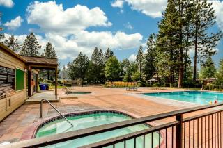 Beautiful Bend home with shared pools & hot tubs & free WiFi - close to hikes - 6