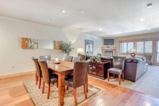 Lovely mountain condo with shared pool hot tub sauna & balcony views & free WiFi - 0