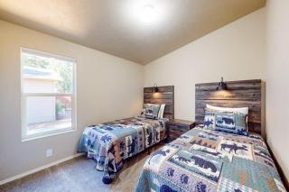 Cozy forest retreat near trails slopes & Sunriver - perfect for year-round fun - 2