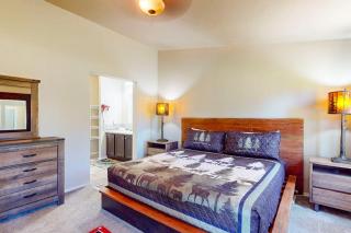 Cozy forest retreat near trails slopes & Sunriver - perfect for year-round fun - 4