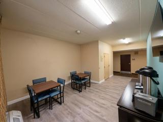 MainStay Suites Chicago Hillside - 9