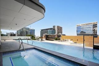Utopia Apartments 2 Bed, 2 Bath, Parking, Pool, Gym - 2