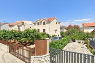 Apartments with parking space Supetar, Brac - 24499 - 0