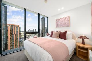 Southbank 2BR City View - Pool, Gym & Parking - 8