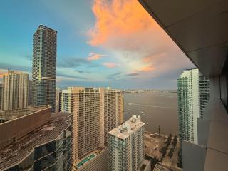 32 Brickell Royale With Skyline and Waterfront Views plus 5 Star Resort Facilities - 3