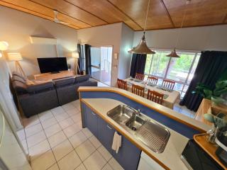 Sunset Ridge Retreat Villa - 7