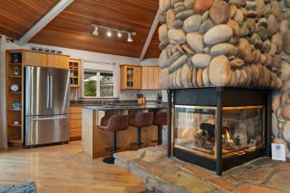 Point Whitehorn Cottage - 7