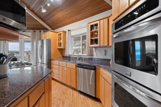 Point Whitehorn Cottage - 3