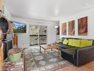 Hawks Nest Lodge - 2