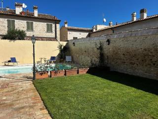 House in a village with swimming pool - 6