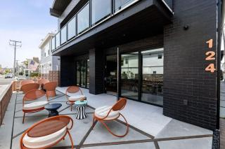 An Artistic Masterpiece by the Ocean home - 9