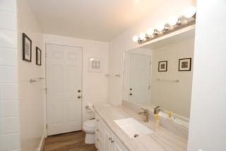 7 Bdr, Duplex In The Heart Of The Peninsula- 121 home - 3