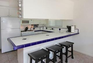 Location! Walk to beach, grocery restaurants- home - 4