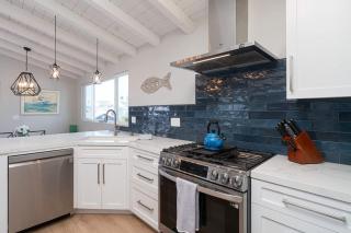 Balboa Island Charmer- 304 Ruby B home - 7