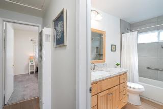 Balboa Island Charmer- 304 Ruby B home - 5