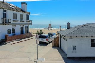 6 BDR Duplex Across From The Beach With Large home - 8