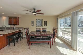 6 BDR Duplex Across From The Beach With Large home - 4