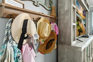 Beaches Be Trippin' home - 1