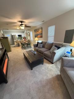 Buckeye Lake 3 bedroom, sleeps 6, lg bath, kitchen - 8