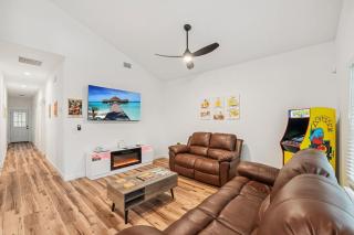 3BR2BA 6 Beds Fenced Yard Near Downtown - 3