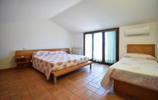 3 Bedroom Beautiful Home In Pescia Romana - 6